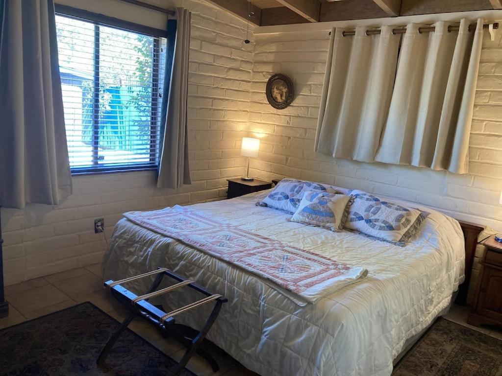 Casa Azul: Pet-Friendly Adobe Oasis in Central Location Tucson Exterior photo