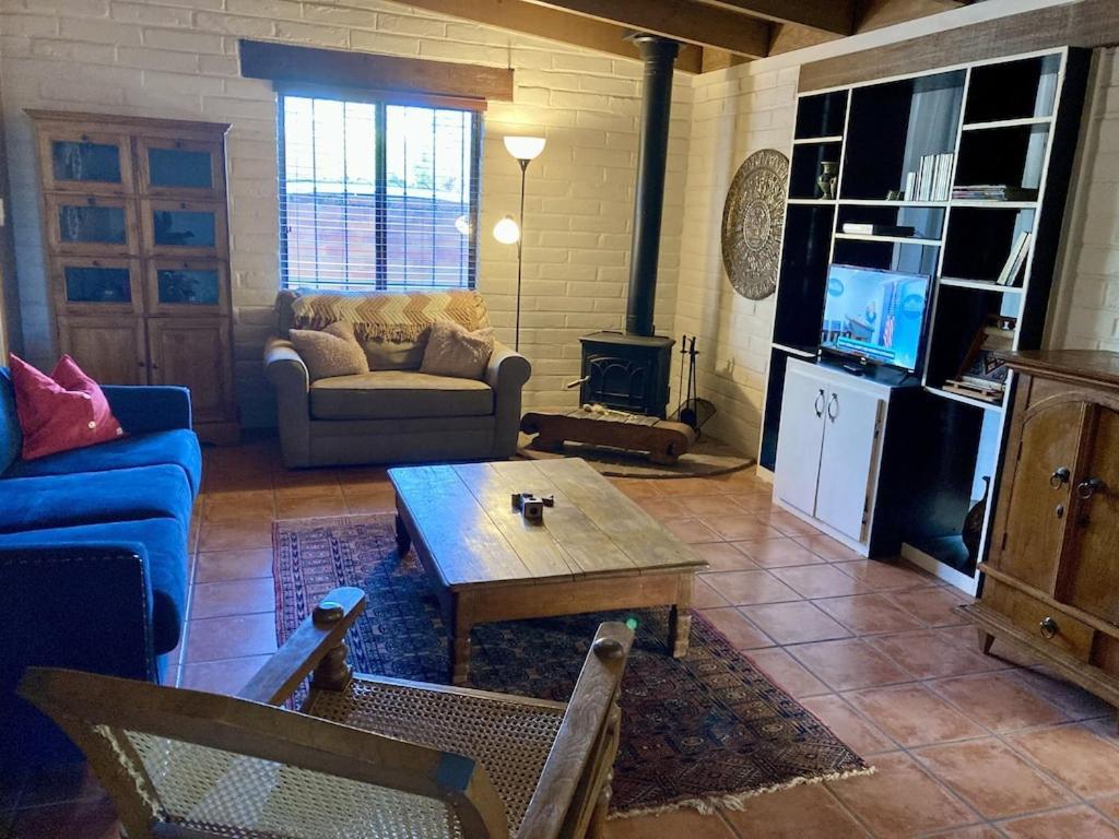 Casa Azul: Pet-Friendly Adobe Oasis in Central Location Tucson Exterior photo