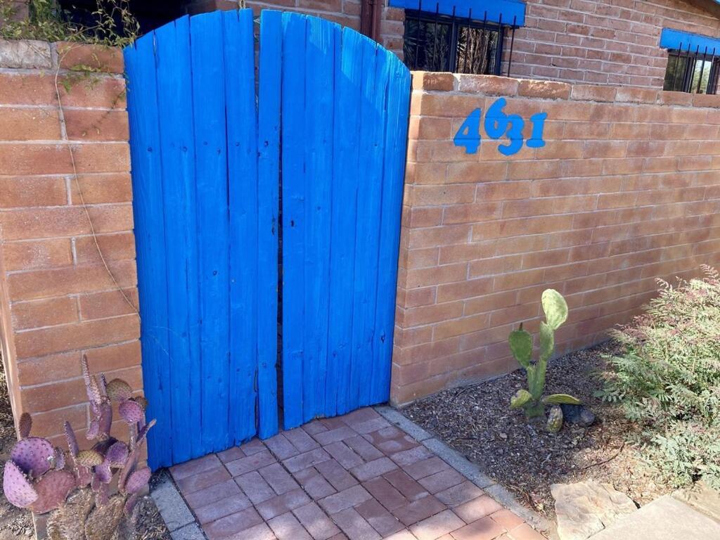 Casa Azul: Pet-Friendly Adobe Oasis in Central Location Tucson Exterior photo