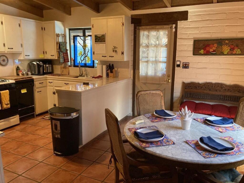 Casa Azul: Pet-Friendly Adobe Oasis in Central Location Tucson Exterior photo
