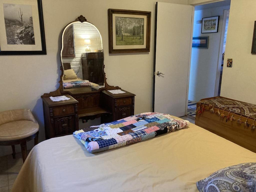Casa Azul: Pet-Friendly Adobe Oasis in Central Location Tucson Exterior photo